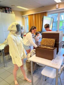 projectopening bloemen en bijen